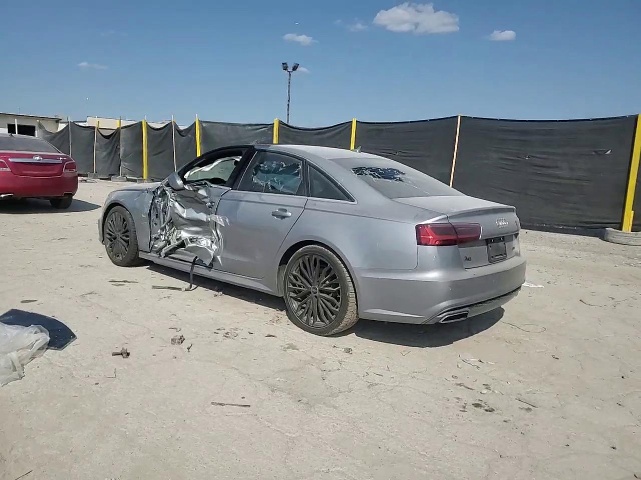 Фото: WAUDFAFC3GN069203