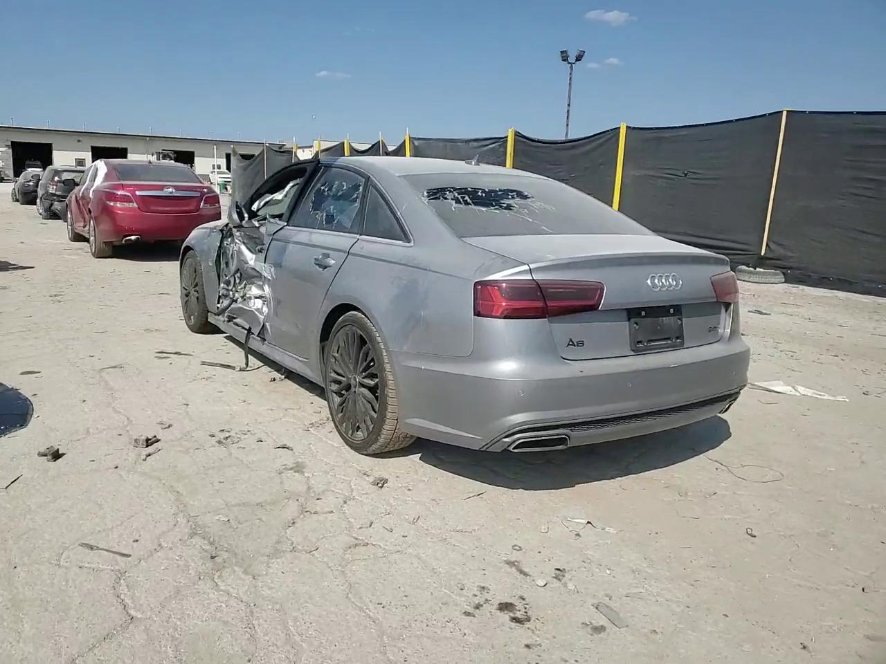 Фото: WAUDFAFC3GN069203