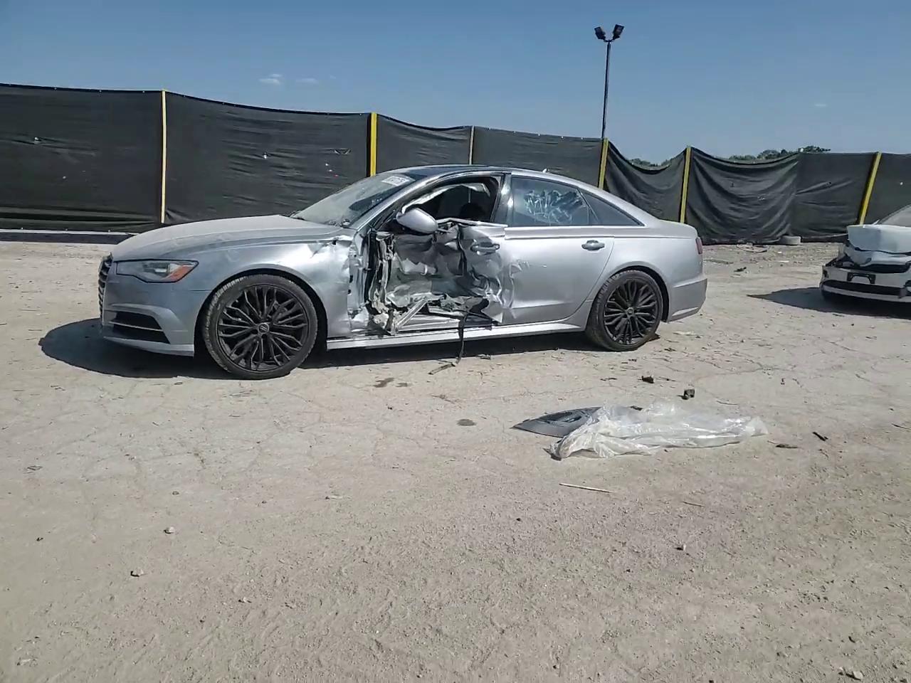 Фото: WAUDFAFC3GN069203