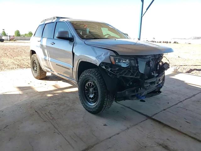2018 Jeep Grand Cherokee Laredo VIN: 1C4RJFAGXJC105194 Lot: 82058445