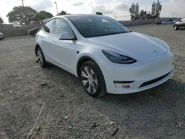2023 Tesla Model Y VIN: 7SAYGDEE8PA068598 Lot: 84741425