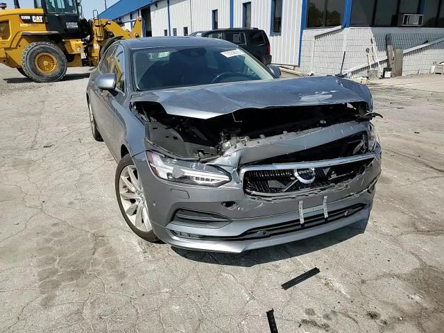 2017 Volvo S90 T6 Momentum VIN: YV1A22MKXH1003932 Lot: 72089625