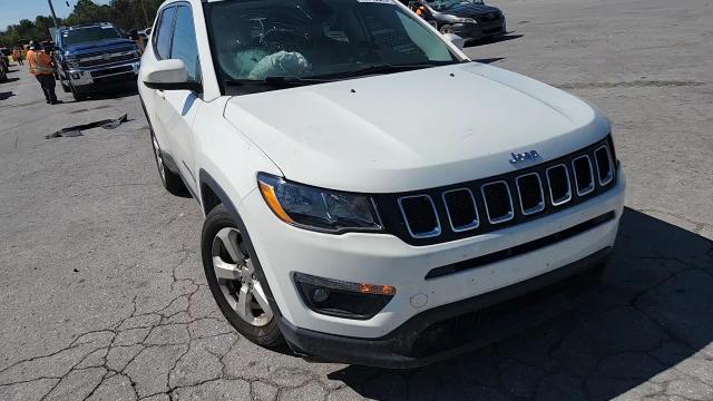 2018 Jeep Compass Latitude VIN: 3C4NJDBB8JT175352 Lot: 71740325