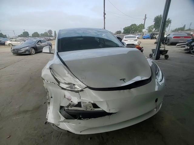 2020 Tesla Model Y VIN: 5YJYGDEE5LF055589 Lot: 81713055