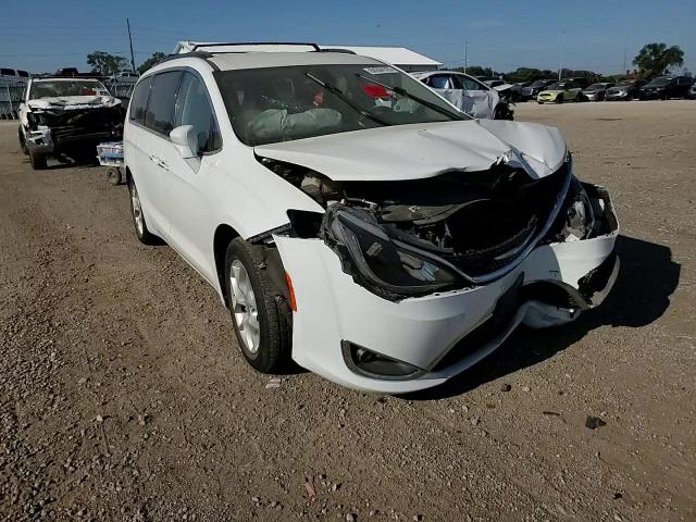2019 Chrysler Pacifica Touring Plus VIN: 2C4RC1FG4KR555468 Lot: 84204125