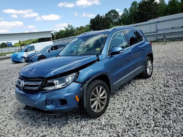 2017 Volkswagen Tiguan Wolfsburg VIN: WVGSV7AX1HW505628 Lot: 81818215