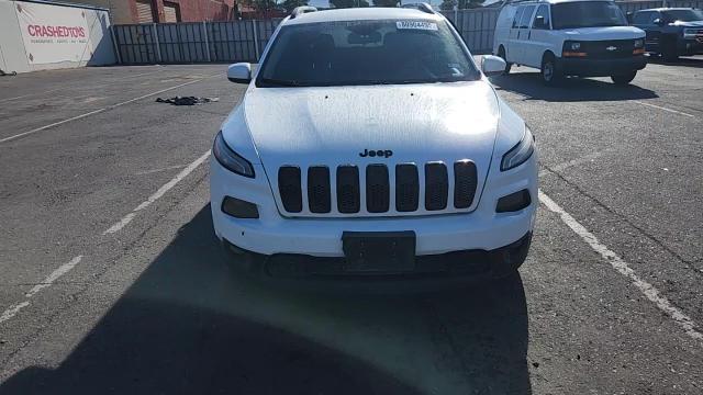 2018 Jeep Cherokee Latitude VIN: 1C4PJLCB9JD542332 Lot: 80904495