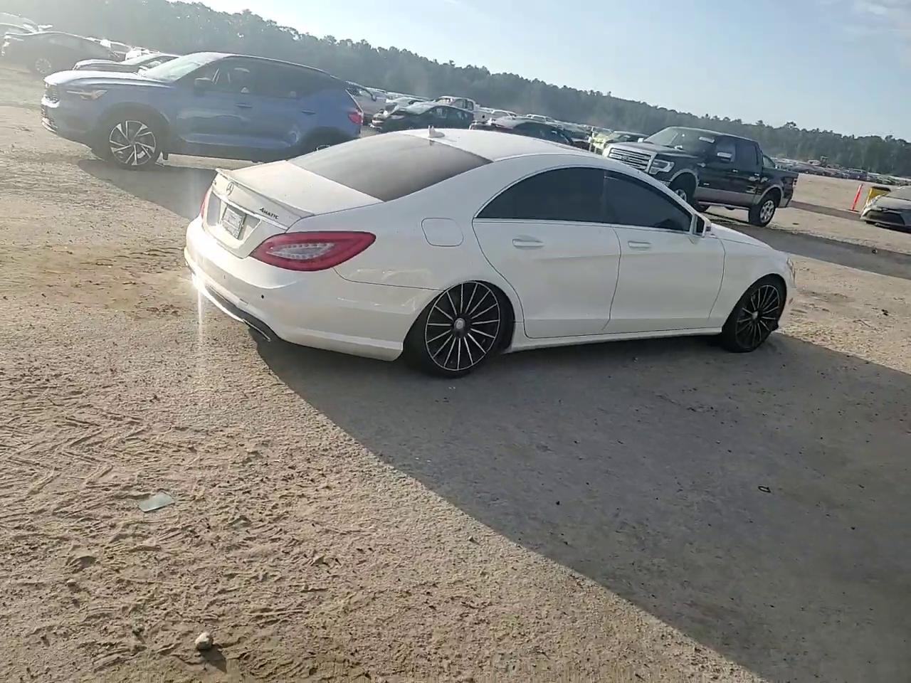 Фото: WDDLJ9BBXEA111532