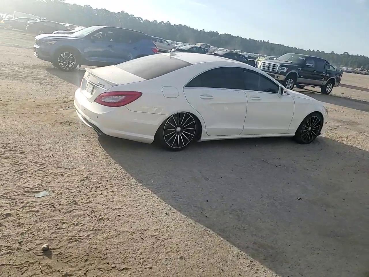 Фото: WDDLJ9BBXEA111532