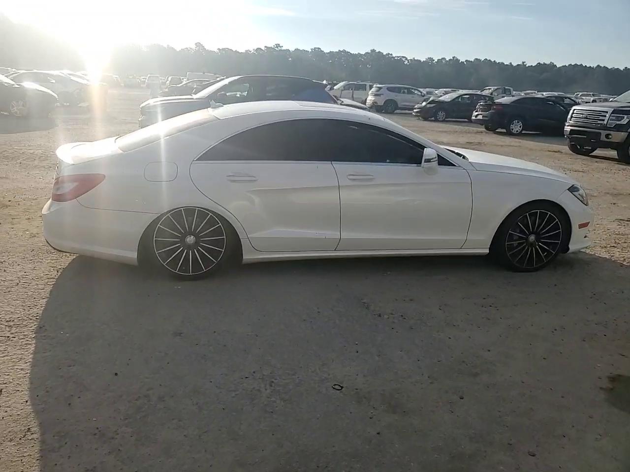 Фото: WDDLJ9BBXEA111532