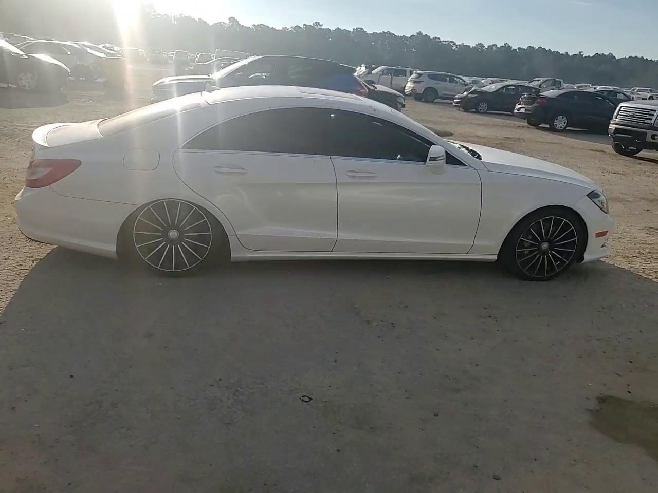 Фото: WDDLJ9BBXEA111532