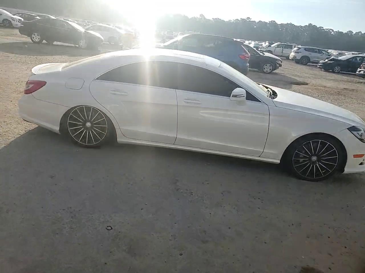 Фото: WDDLJ9BBXEA111532