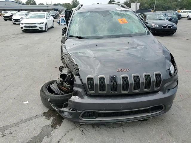 2016 Jeep Cherokee Latitude VIN: 1C4PJLCB1GW284028 Lot: 81548485