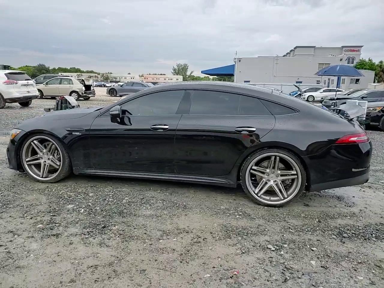 Фото: WDD7X6BB7KA008322