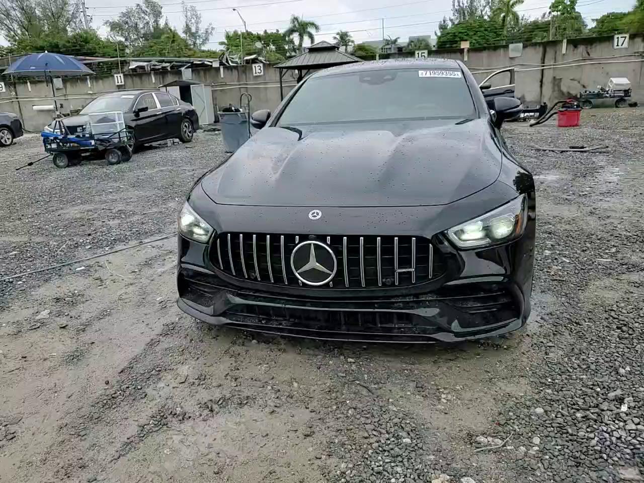 Фото: WDD7X6BB7KA008322