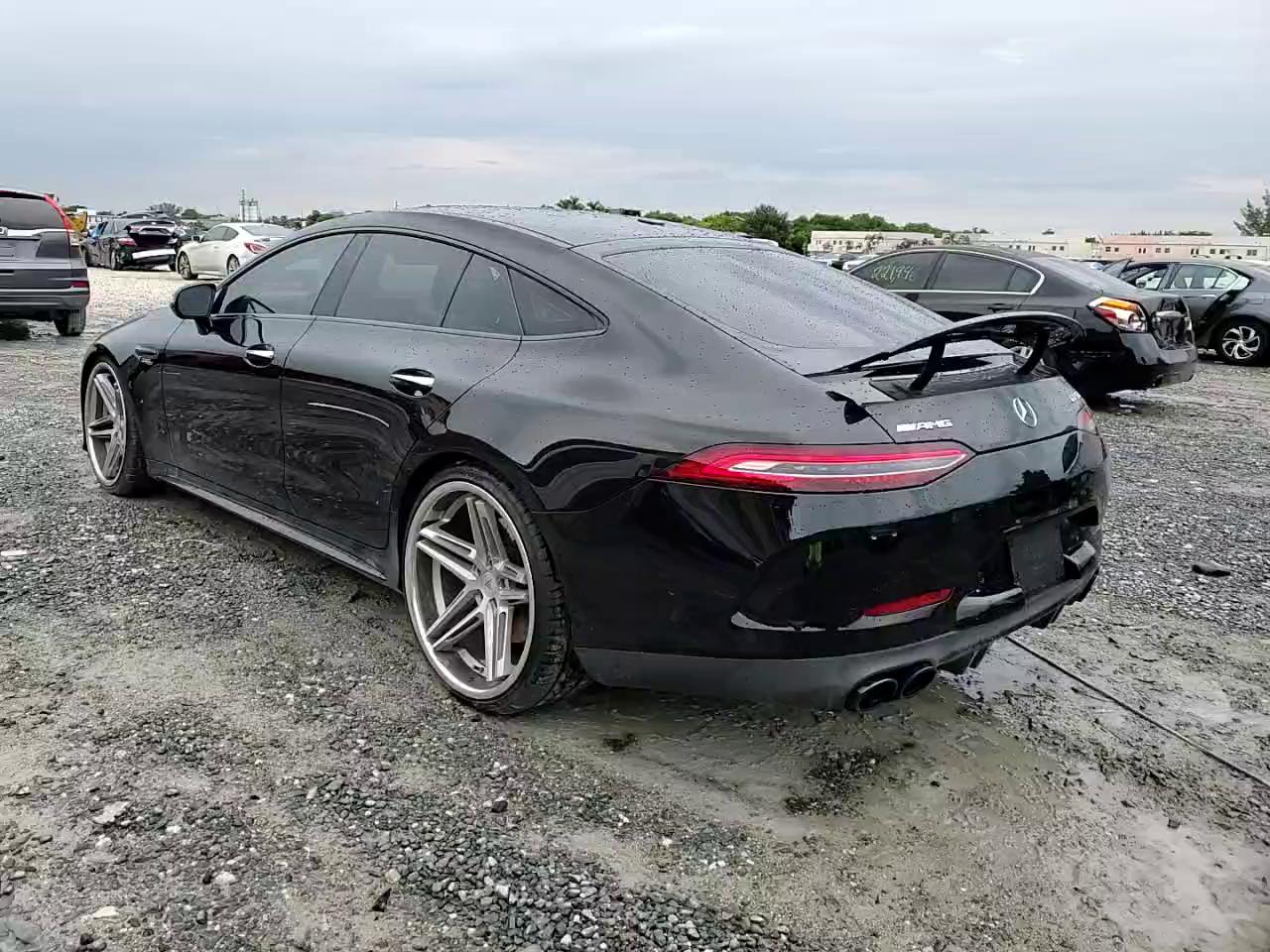 Фото: WDD7X6BB7KA008322