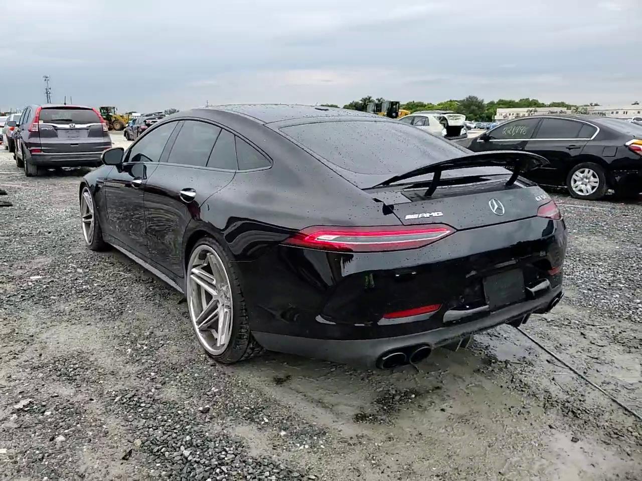 Фото: WDD7X6BB7KA008322