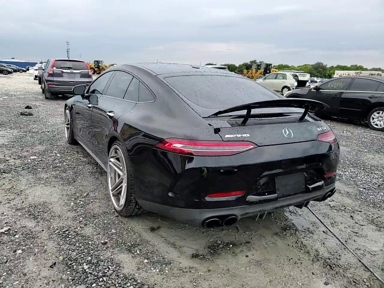 Фото: WDD7X6BB7KA008322