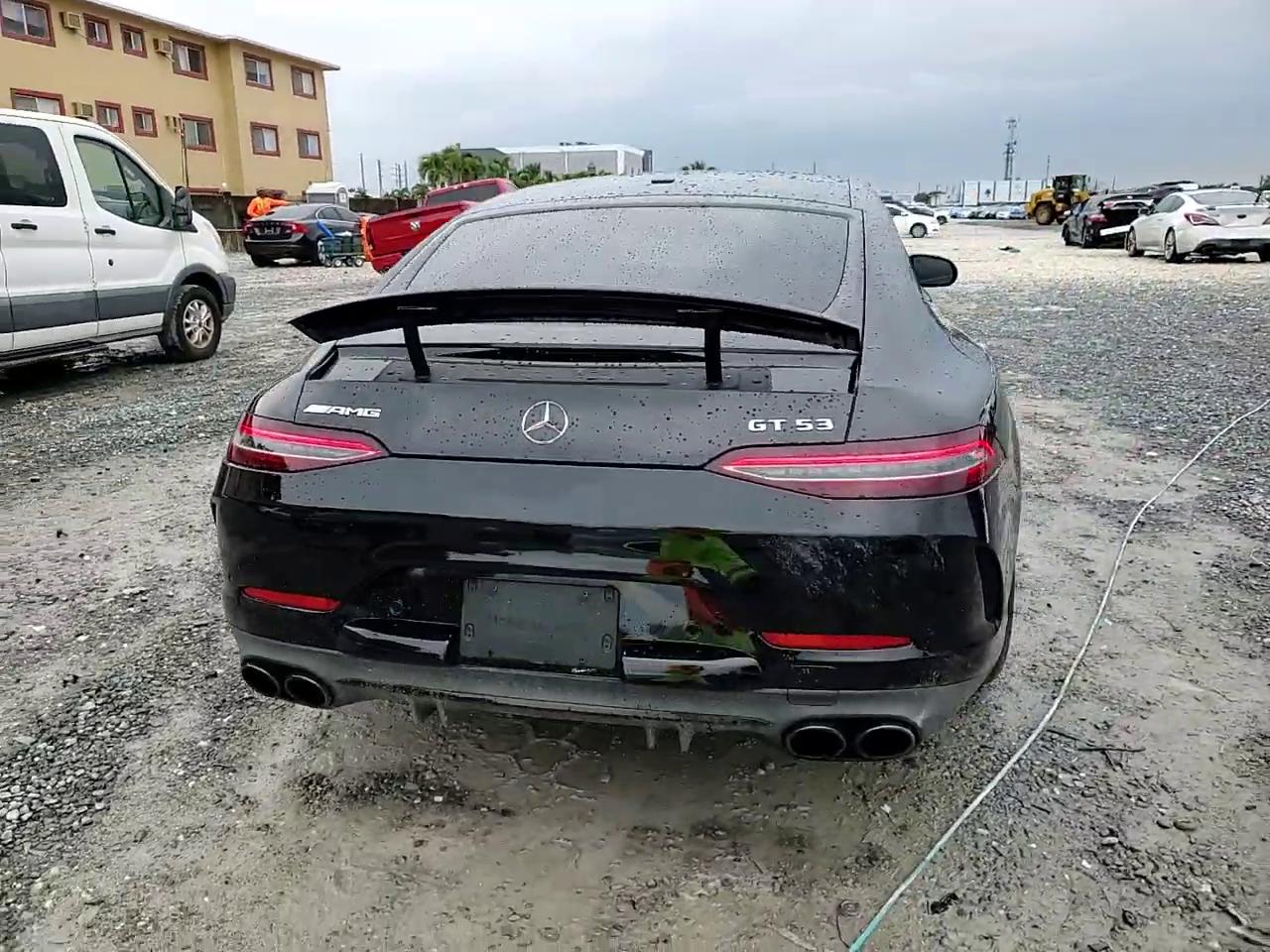 Фото: WDD7X6BB7KA008322