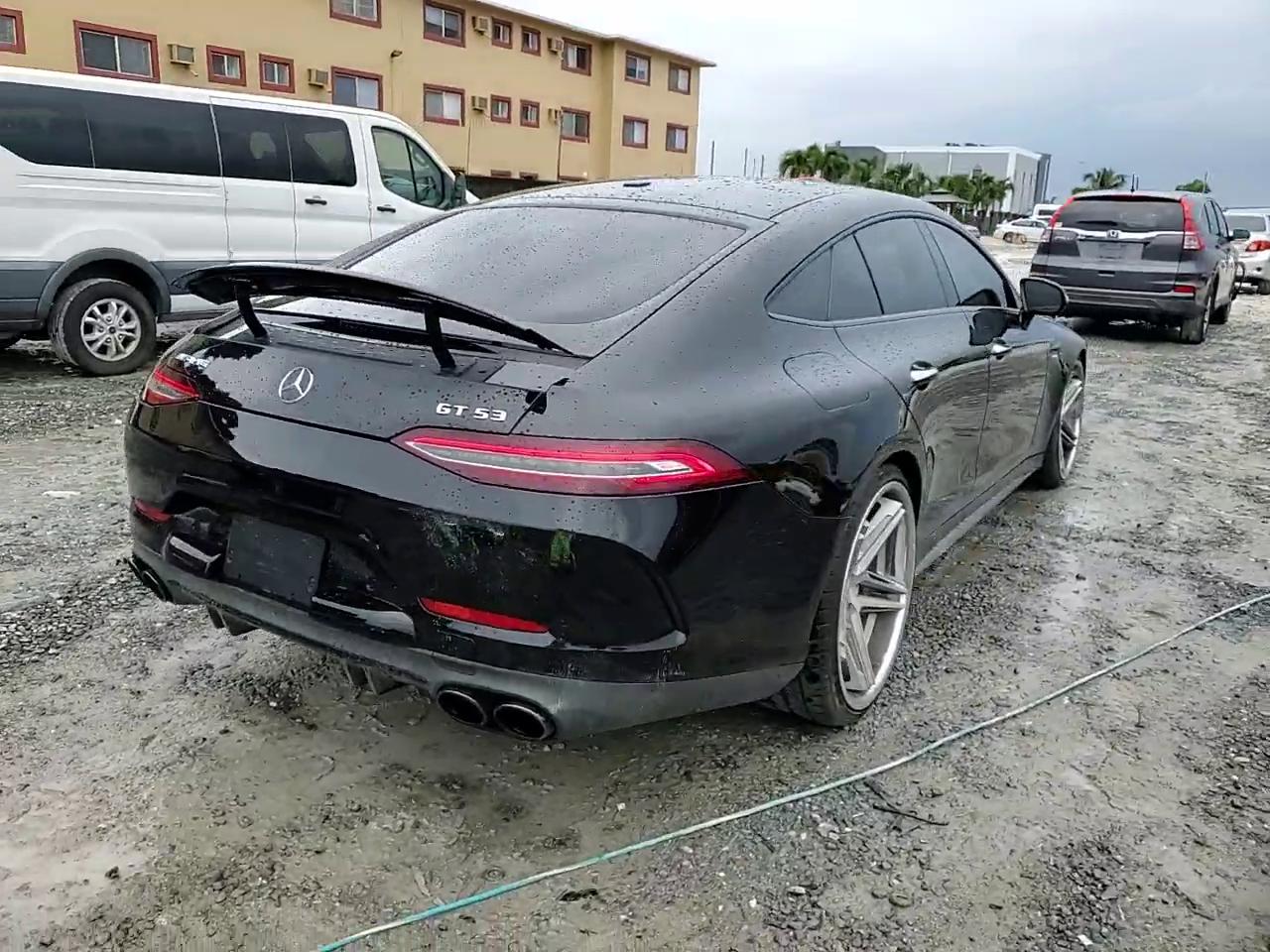 Фото: WDD7X6BB7KA008322