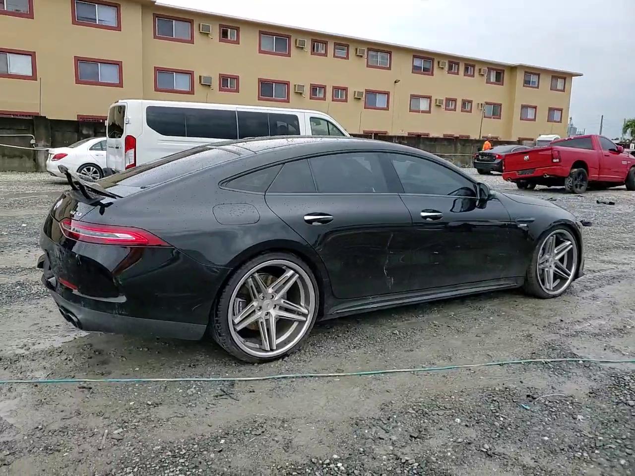 Фото: WDD7X6BB7KA008322