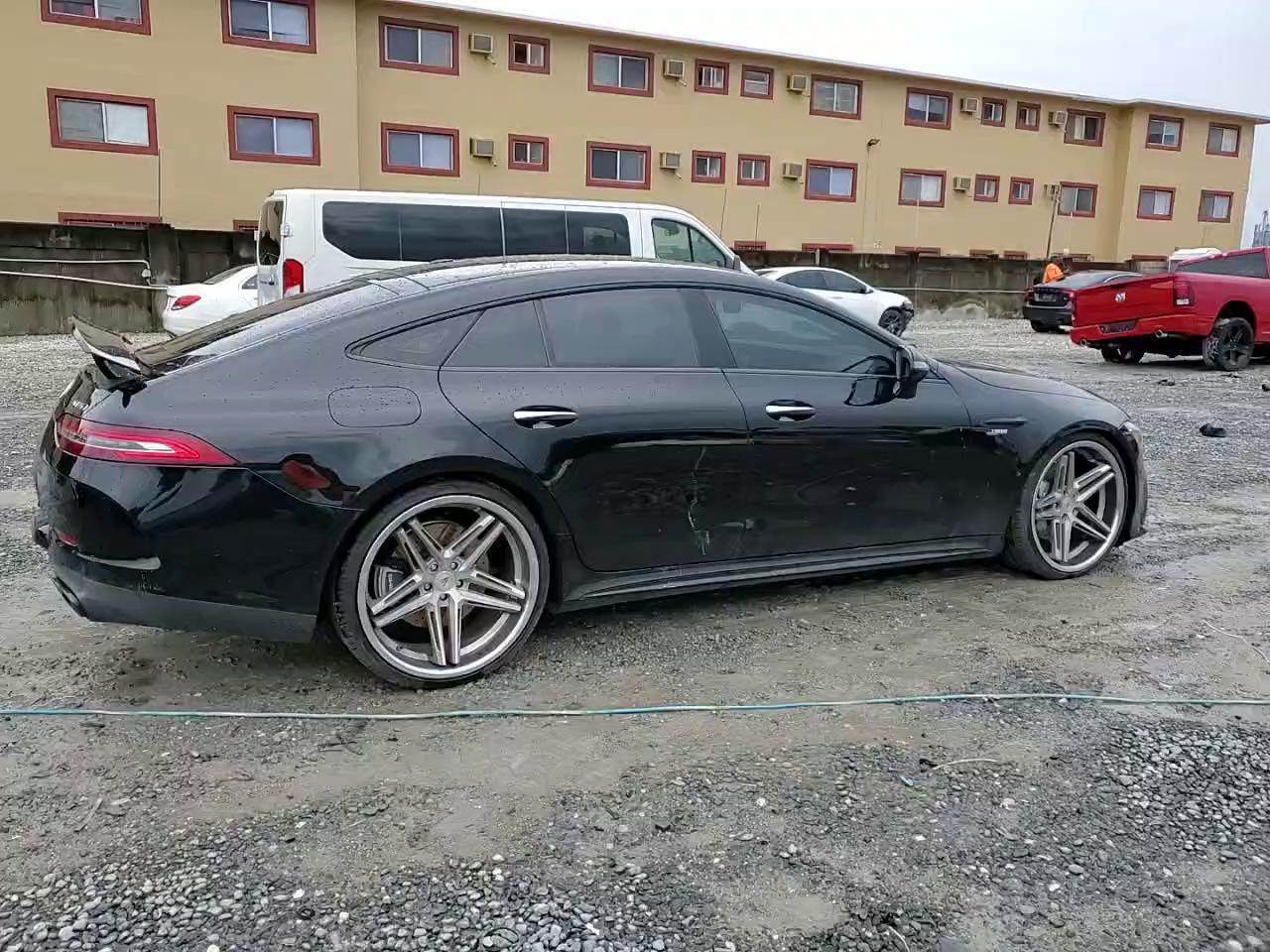 Фото: WDD7X6BB7KA008322