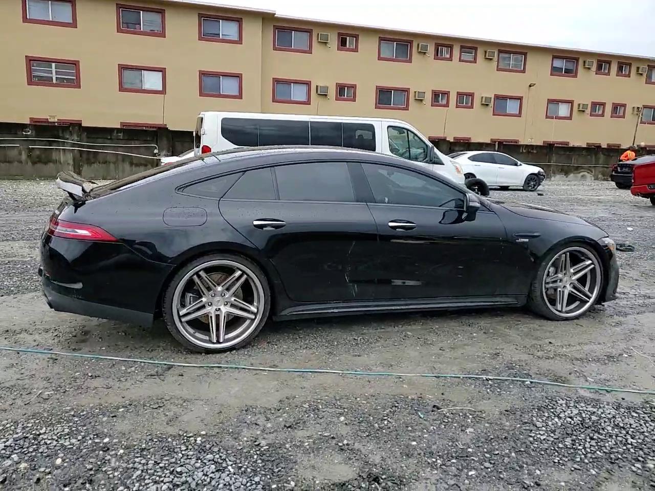 Фото: WDD7X6BB7KA008322