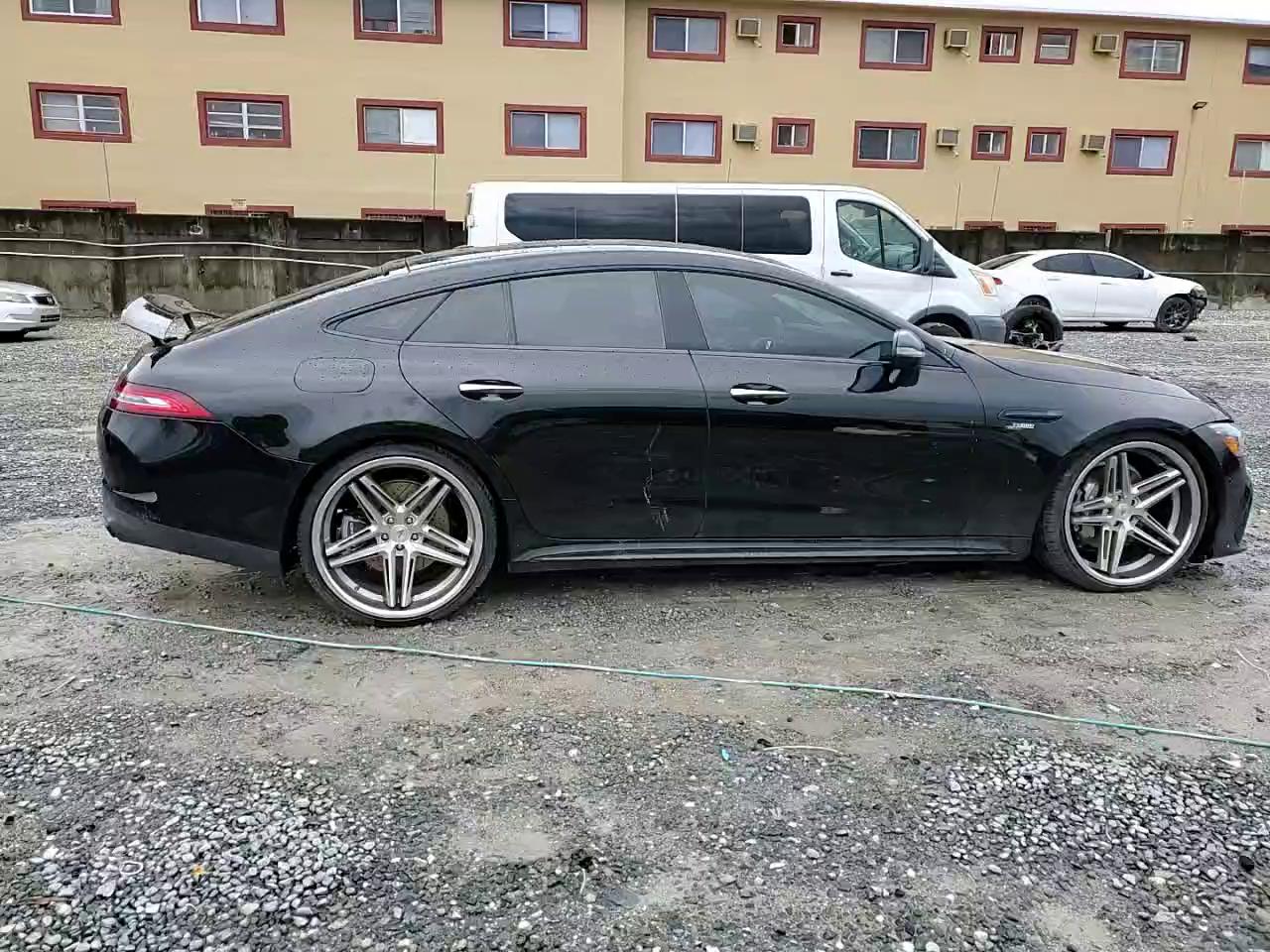 Фото: WDD7X6BB7KA008322