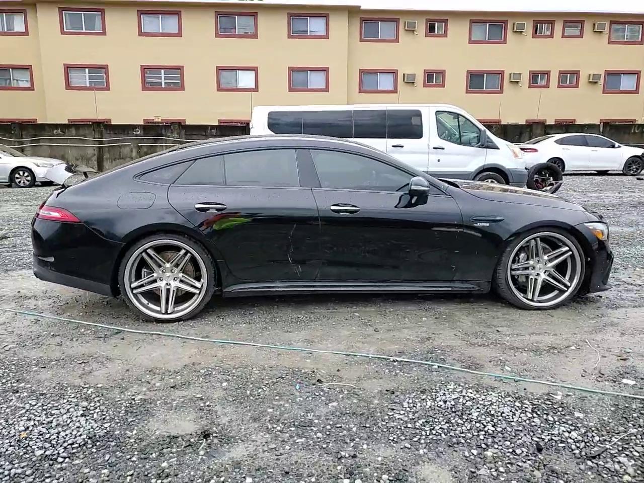 Фото: WDD7X6BB7KA008322