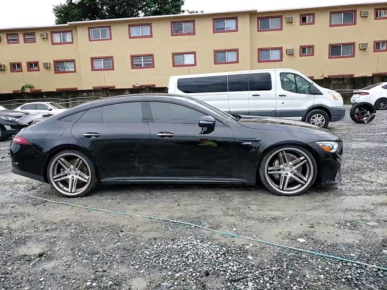 Фото: WDD7X6BB7KA008322