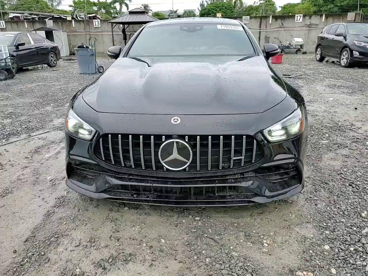 Фото: WDD7X6BB7KA008322