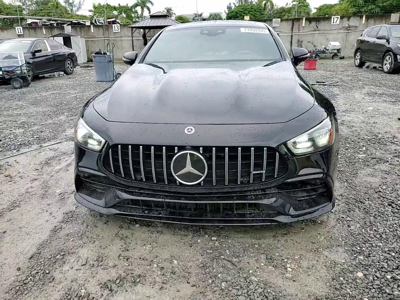 Фото: WDD7X6BB7KA008322