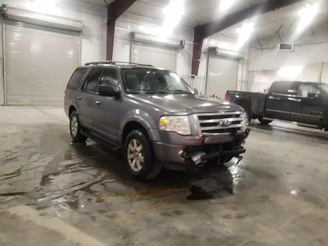 2010 Ford Expedition Xlt VIN: 1FMJU1G56AEA54113 Lot: 81702045