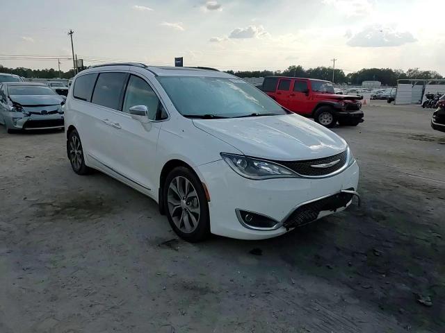 2017 Chrysler Pacifica Limited VIN: 2C4RC1GG3HR607924 Lot: 81191955