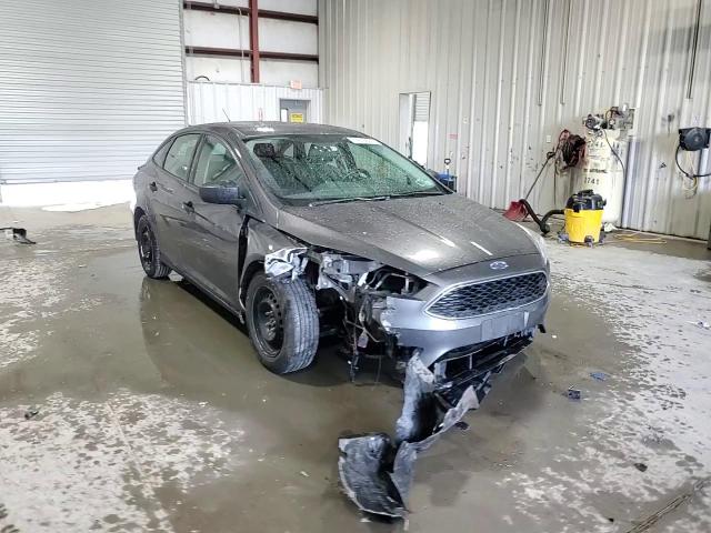 2018 Ford Focus S VIN: 1FADP3E25JL264300 Lot: 71615605