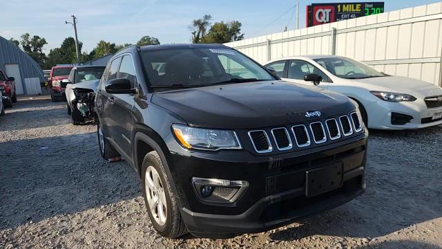 2018 Jeep Compass Latitude VIN: 3C4NJCBB0JT411003 Lot: 80697275