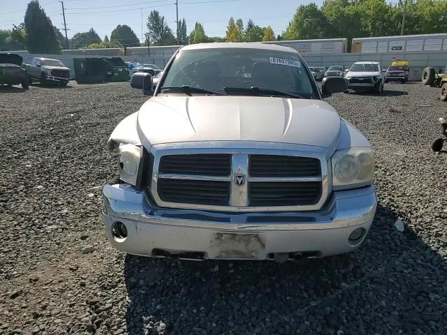 2005 Dodge Dakota Quad Laramie VIN: 1D7HW58N85S256886 Lot: 81697985