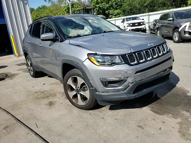 2018 Jeep Compass Latitude VIN: 3C4NJDBB3JT117004 Lot: 70420115