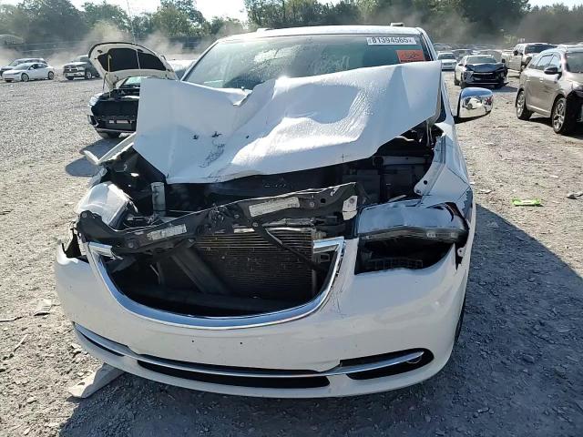 2011 Chrysler Town & Country Touring L VIN: 2A4RR8DG5BR630215 Lot: 81394565