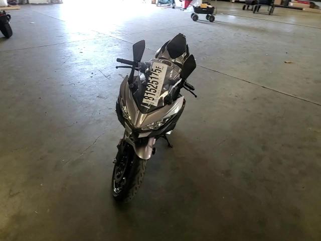 2021 Kawasaki Ex400 VIN: JKAEXKG15MDAD0887 Lot: 81525175