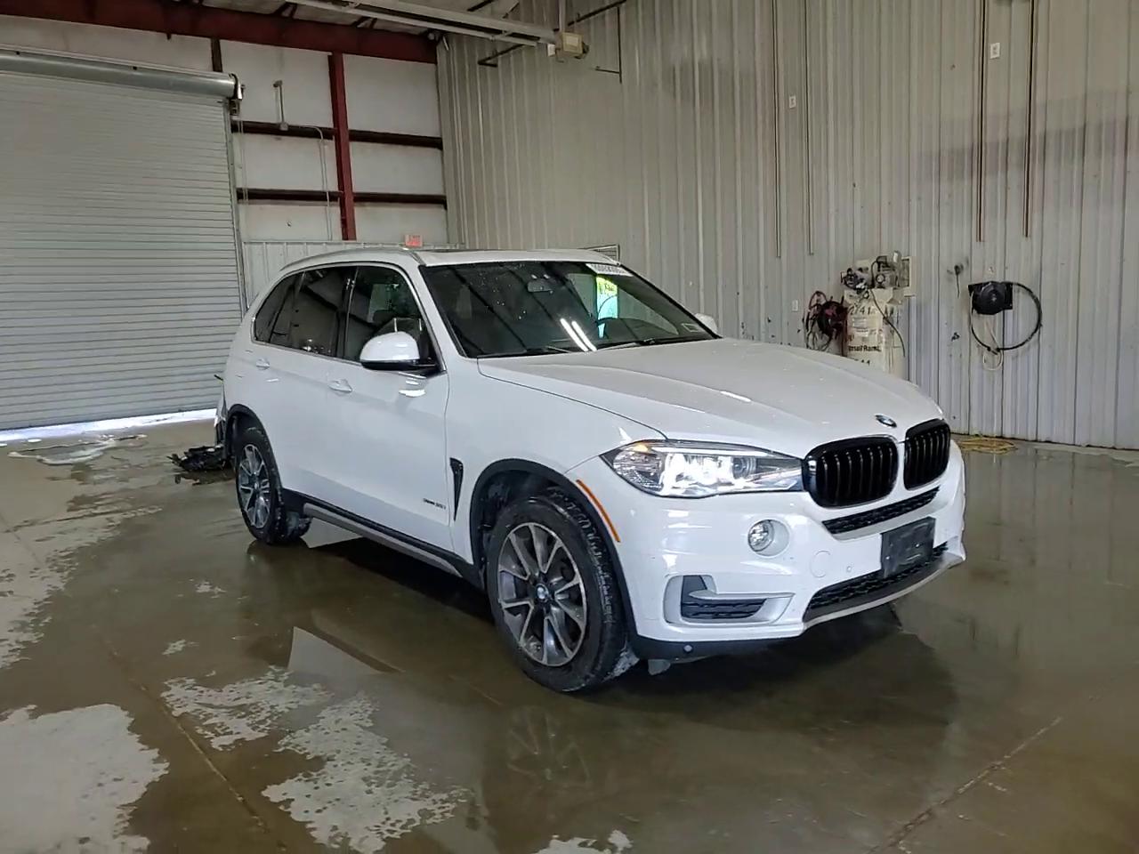 Фото: 5UXKR0C38H0X83258