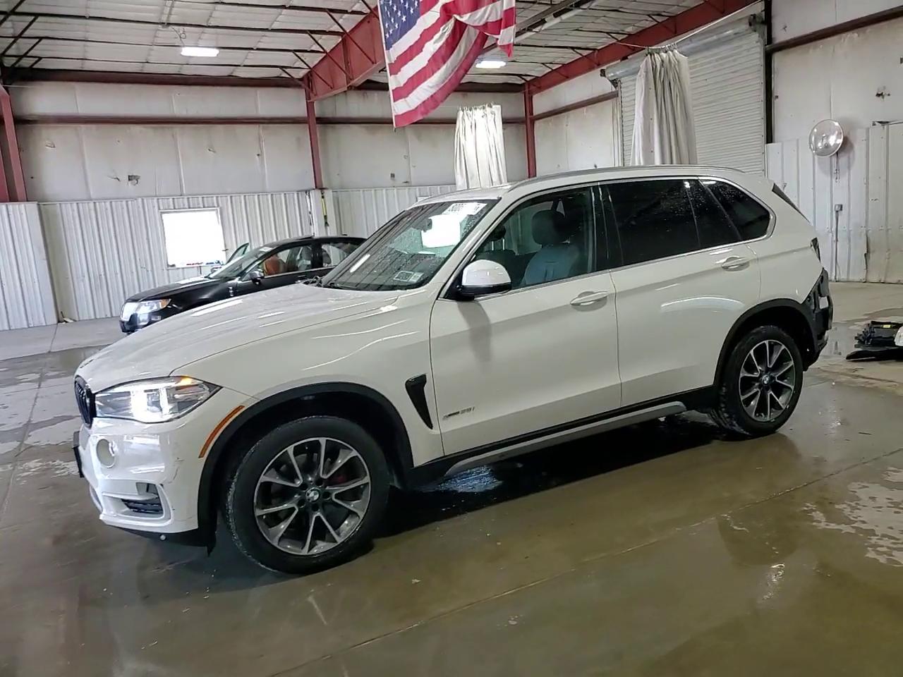 Фото: 5UXKR0C38H0X83258