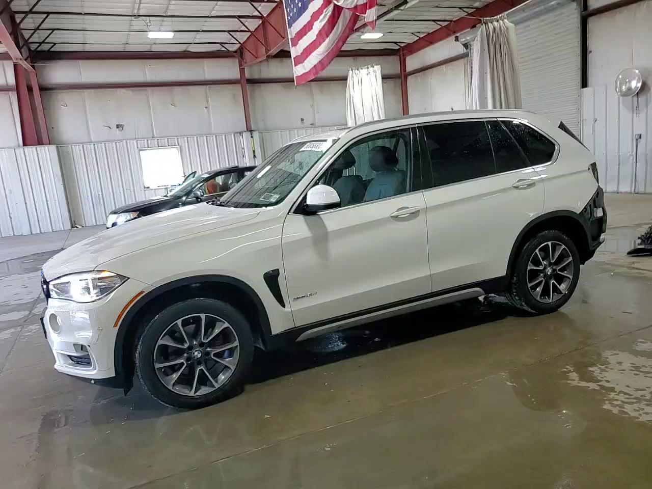 Фото: 5UXKR0C38H0X83258