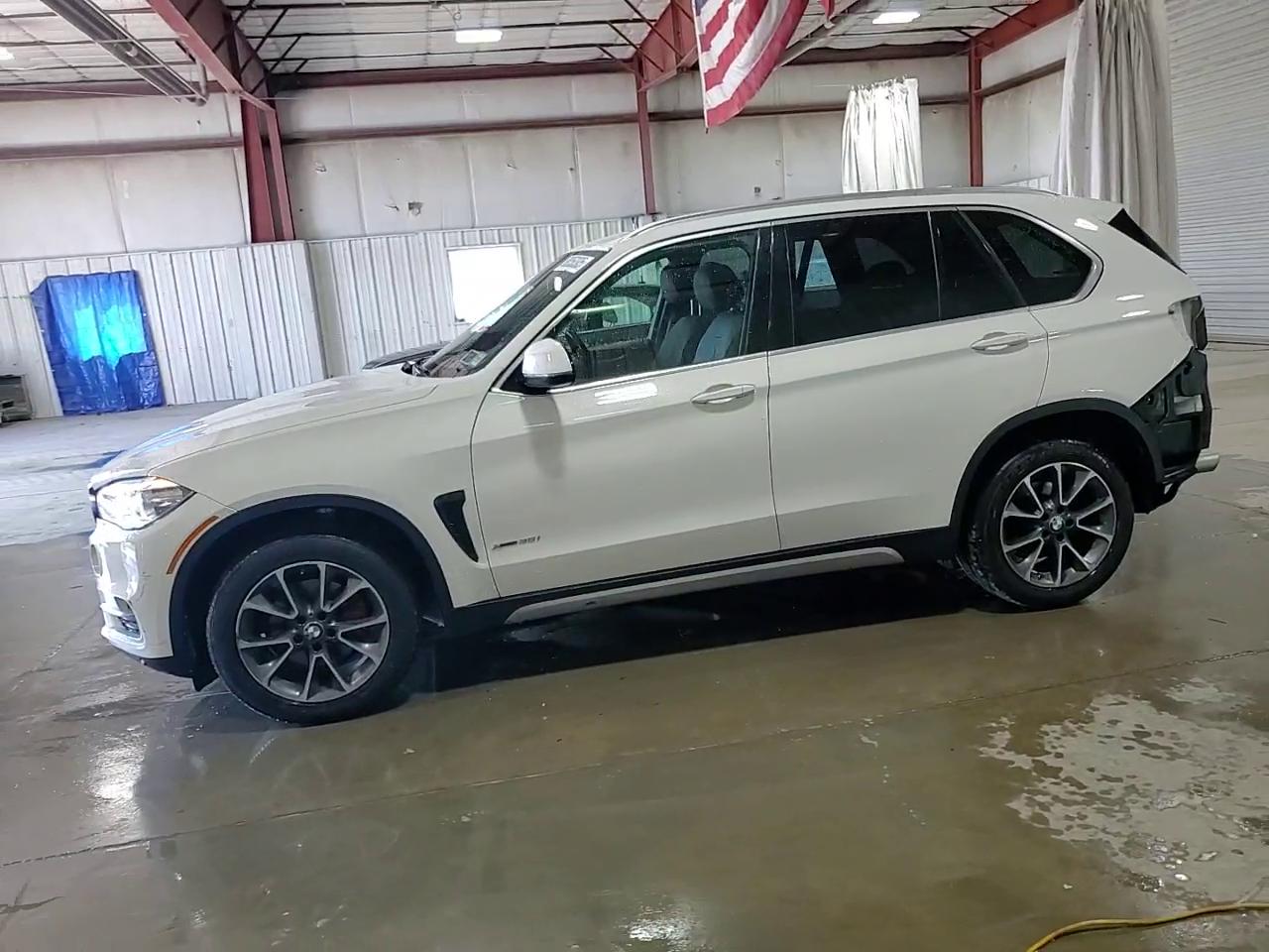 Фото: 5UXKR0C38H0X83258