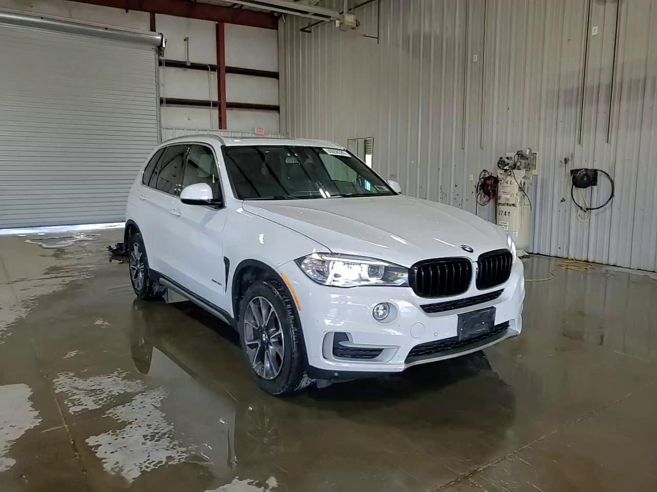 Фото: 5UXKR0C38H0X83258