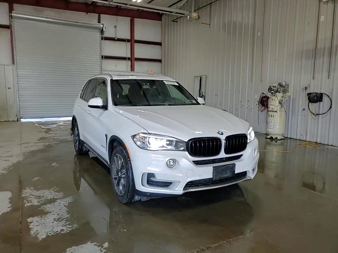 Фото: 5UXKR0C38H0X83258