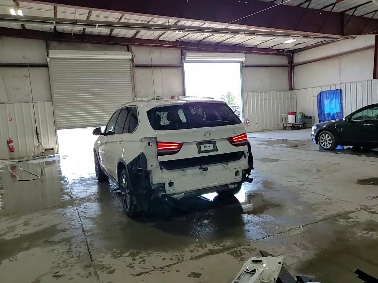 Фото: 5UXKR0C38H0X83258