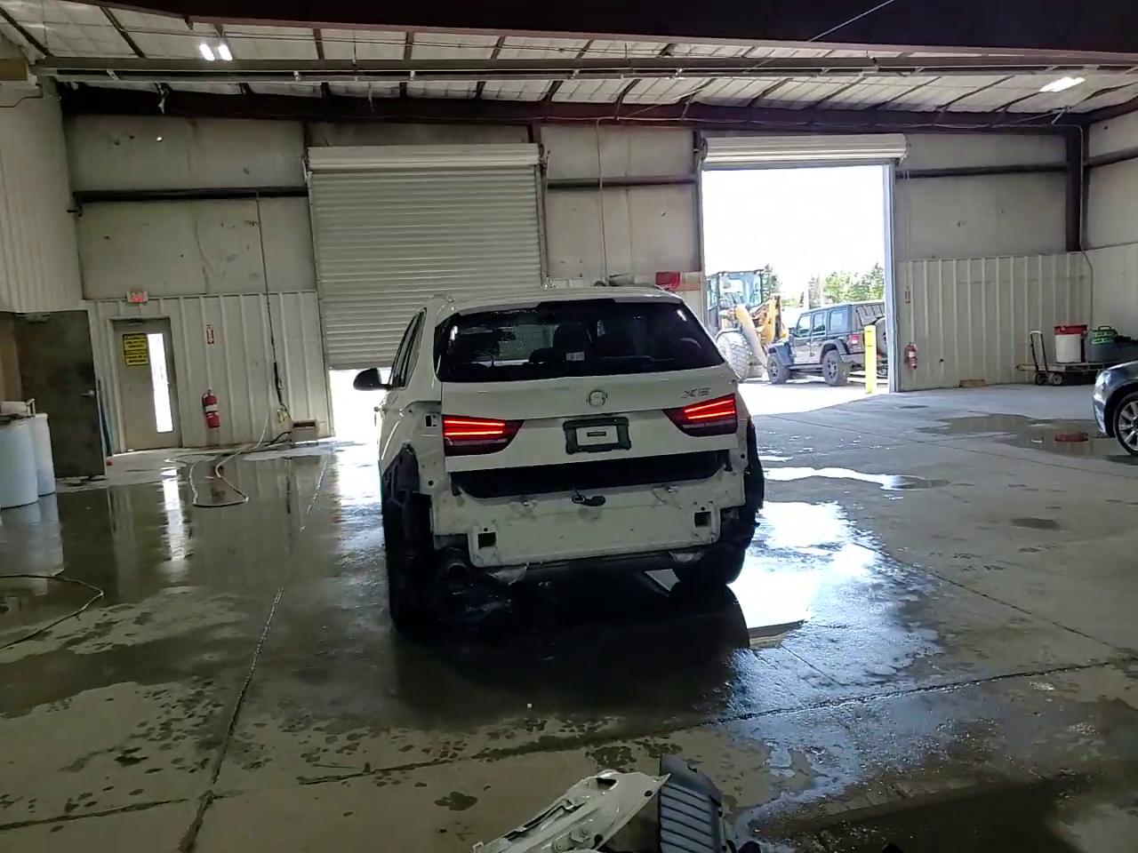 Фото: 5UXKR0C38H0X83258