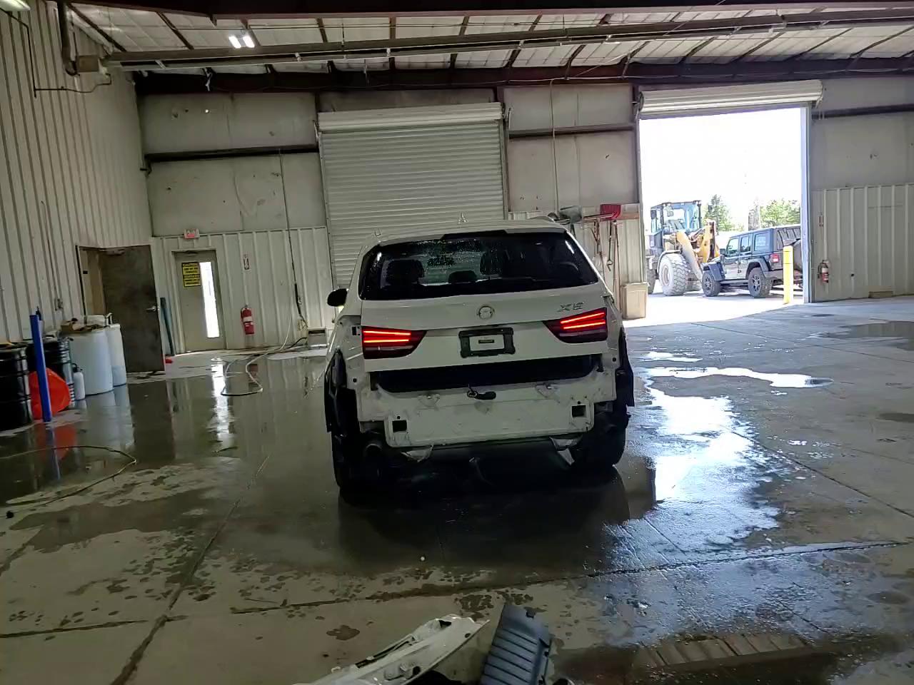 Фото: 5UXKR0C38H0X83258