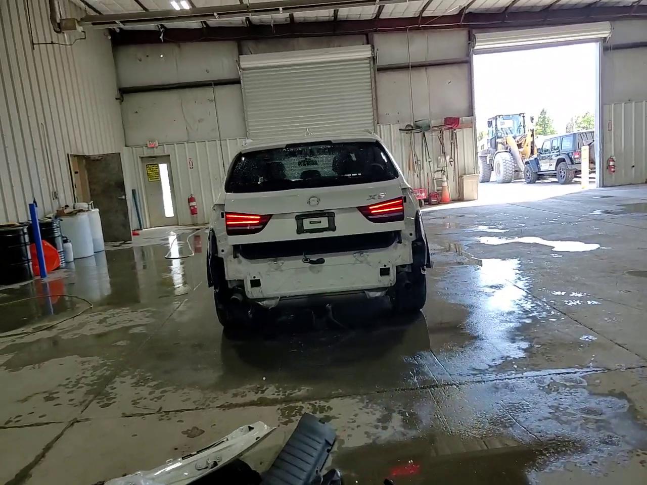 Фото: 5UXKR0C38H0X83258